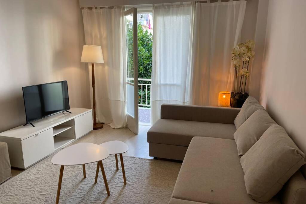 Studio Stay Apartment カラマタ エクステリア 写真